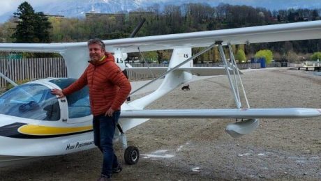 J-Mariat et son avion au salon – 360×195